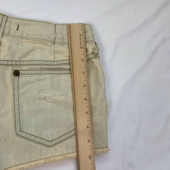 Free People Patchwork Light Wash Denim Shorts Crochet Lace 25 24 Raw Hem Cutoff - Picture 9 of 11